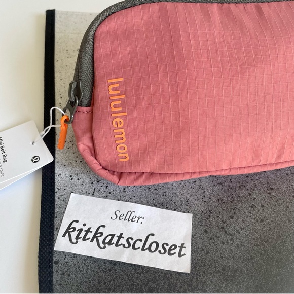 🆕 .7L BRIER ROSE - NWT lululemon mini belt bag - Picture 3 of 15